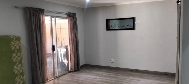 To Let 4 Bedroom Property for Rent in St Dumas Western Cape